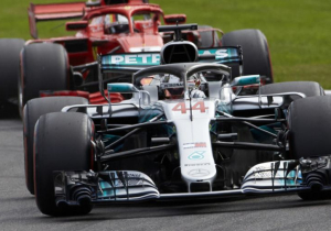 Lewis Hamilton: 'Volle bak racen niet mogelijk met deze banden'