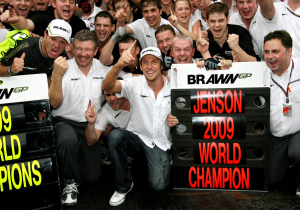 F1 champion shares emotional retirement message