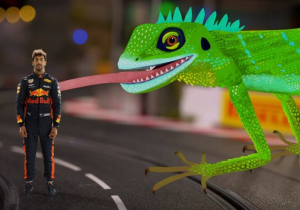 VIDEO: Daniel Ricciardo neemt de Grand Prix van Singapore met je door