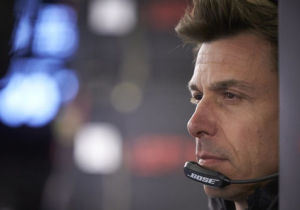 Toto Wolff maakt zich zorgen: 'Hülkenberg kon niet uit auto komen door halo'