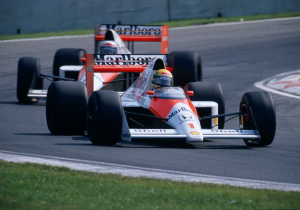 Alonso met Zak Brown gespot in legendarische McLarens