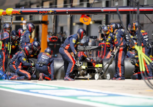 ¿Cómo se hace una parada en pits?