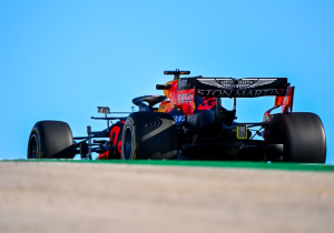 "Ice" circuit left Verstappen confused by diminishing qualifying pace