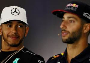 Ricciardo: "Hamilton beter in staat rustig te blijven dan Vettel"