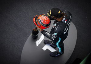 Michael Schumacher helmet tribute handed to "incredibly honoured" Hamilton