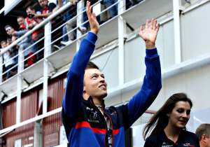 Daniil Kvyat en vriendin verwachten eerste kindje
