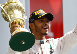 Lewis Hamilton: 'Wil geschiedenis schrijven met Mercedes'