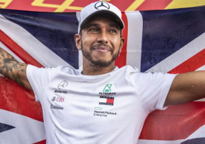 Hamilton blikt terug op vijfde wereldtitel: 'Ik kon het niet alleen'