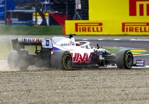 Mazepin blikt terug op crash in debuutrace: "Het zat hem in de auto"