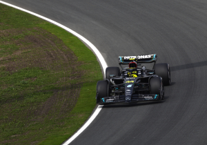 Hamilton baalt van matige zaterdag in Zandvoort: "We waren niet snel genoeg"