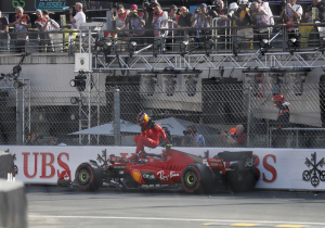 Sainz CRASHES out of FP2 in Monaco GP practice