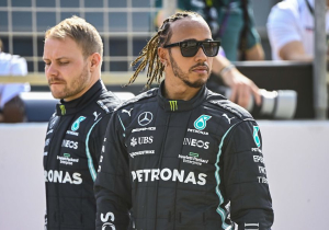 Hamilton over F1-uitzendingen achter betaalmuur: "Kunnen we niet veel aan doen"