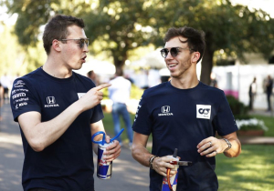 IN BEELD: Gasly en Kvyat passen hun stoeltje voor 2020-seizoen