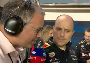 Ted Kravitz neemt bizar interview met Lambiase af en vraagt hem naar vluchtnummer