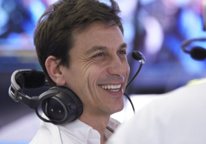 Wolff: "Mercedes kan competitiever zijn tijdens warm weer"