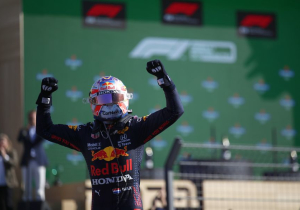 Verstappen na Dutch Grand Prix aan het bier met prins Bernhard: "Geen 0.0 hoor"