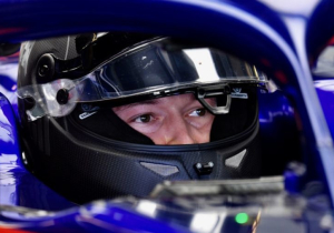 Kvyat maakt rentree bij Toro Rosso: 'Het voelde meteen vertrouwd in de auto'