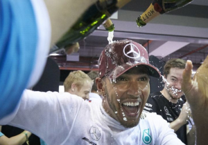 Hamilton vraagt nu al om 2019-onderdelen: 'Als de wintertests beginnen is het te laat'