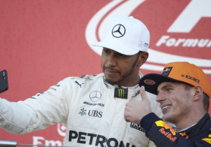 Hamilton en Verstappen passen niet in één team: 'Coureurs met de grootste ego's'