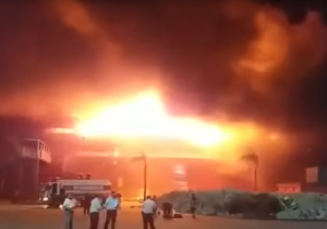 VIDEO: MotoGP-circuit gaat in vlammen op