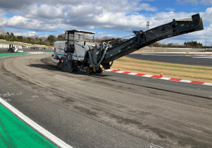¡Checo FESTEJA! Su circuito favorito se renueva para 2026