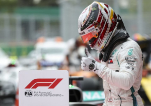 Hamilton nog niet bezig met titel: "Er zijn nog steeds 100 punten te vergeven"