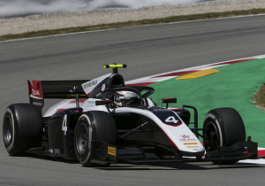 Nyck de Vries wint zijn eerste F2-race van dit seizoen in Barcelona