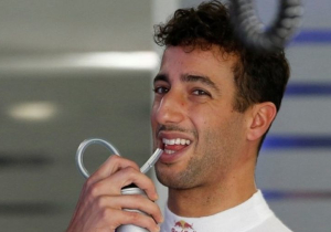 Gridstraf voor Ricciardo wegens vervangen van V6-motor