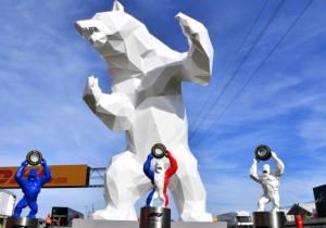 F1 star announces shock championship bid