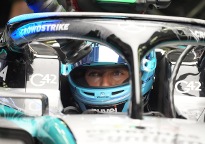 Russell reageert op onderzoek naar Alonso na crash: 'Duidelijk dat hij te vroeg remde'