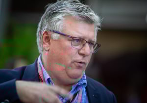 F1 team chief takes BRUTAL dig at rival