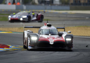24 uur van Le Mans: Fernando Alonso en Toyota winnen op overtuigende wijze