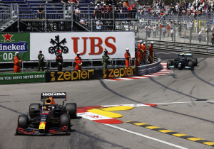 Verstappen: "Het praten doen we wel op de baan en in de auto"