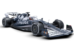 Tsunoda trapt af voor AlphaTauri tijdens testdagen in Barcelona