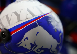 Kvyat heeft pech tijdens kwalificatie thuisrace: 'We waren niet op tijd klaar'