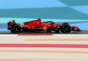 VIDEO: El susto de Carlos Sainz en la FP1