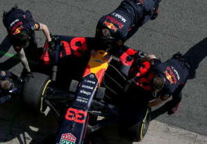 Red Bull niet bezorgd om afwijkende voorvleugel: "Bezorgd is wel extreem"