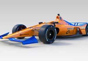 Alonso test IndyCar van McLaren: 'Het is weer even wennen'