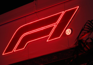 Billionaire sets up F1 RIVAL with five-time world champion