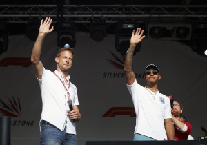 Button over progressie Hamilton: "Hij is nu een compleet andere Lewis"