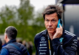 Wolff woedend op concurrentie: 'Schandalig gedrag van die Teletubbies op de pitmuur'