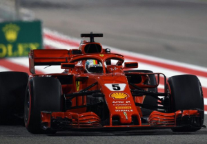 Vettel pips Raikkonen for Bahrain pole