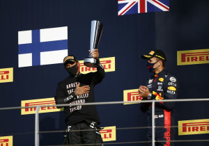 Mercedes schaart zich achter Hamilton: "Dit gaat niet over politiek, maar over mensenrechten"