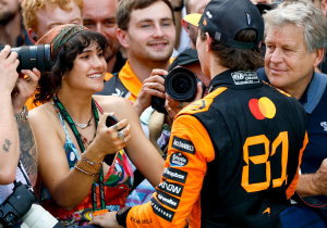 Wie is Edie Piastri, het zusje aan wie Oscar zijn zege in Barcelona opdroeg?