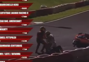 VIDEO: Vriend van Massa probeert coureur te wurgen op de kartbaan