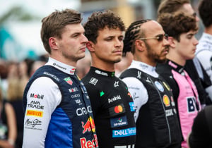 Norris wijst naar salaris: 'Ik zou net zoveel moeten verdienen als Verstappen en Hamilton'