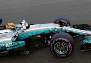 2e vrije training VS: Hamilton snelste, Verstappen tweede, problemen Vettel