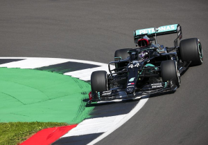 Hamilton struggles with Mercedes balance at scorching, windy Silverstone