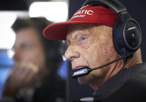 Lauda back in intensive care