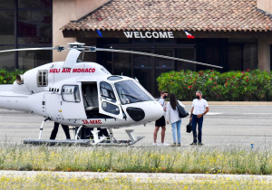 Verstappen arriveert in stijl, Leclerc keurt Ferrari-mode goed | Social Wall